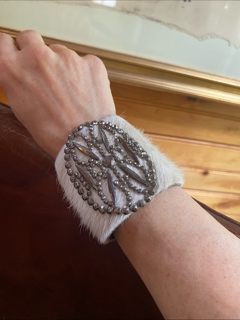 French Hardware | Artisan Cowhide Statement Cuff | Rococo-Inspired Elegance - Picture 3 of 8